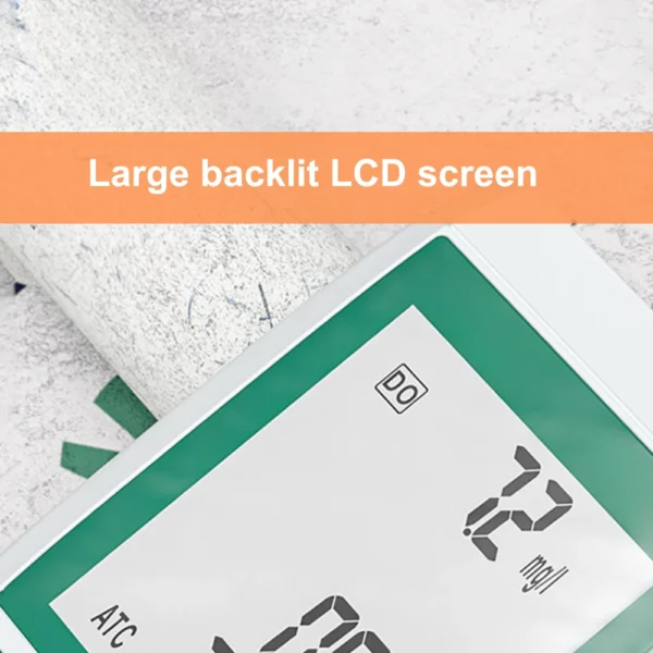 Large backlit LCD screen of portable DO meter